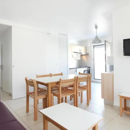 Apartment Arcachon, Arcachon, For 4 Persons *